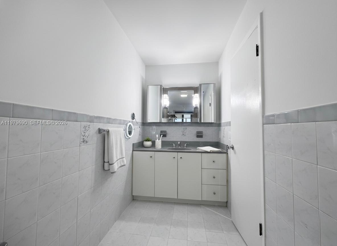 6875 Southwest 148th Court Miami, FL 33193 - Photo 10 of 16