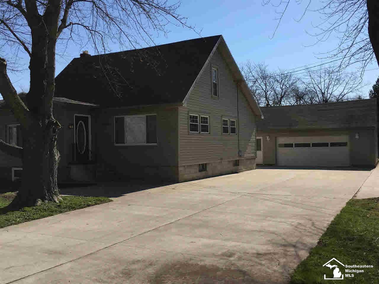 13852 Alton Road Monroe, MI 48161 - Photo 2 of 10 21132653-1.JPG