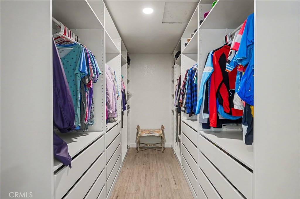 31470 Sierra Verde Road Homeland, CA 92548 - Photo 16 of 38 Primary walk-in closet