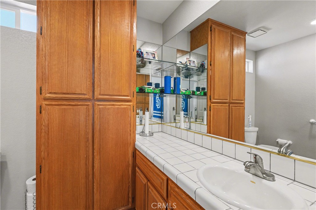 31470 Sierra Verde Road Homeland, CA 92548 - Photo 23 of 38 Bathroom 2