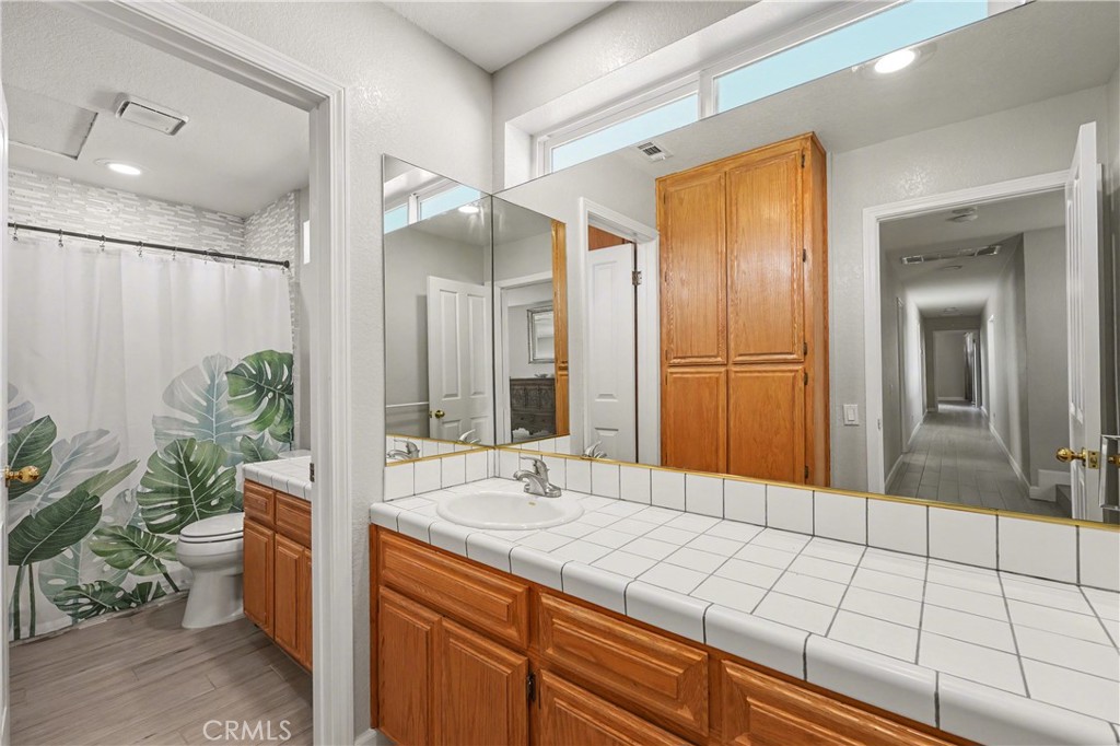 31470 Sierra Verde Road Homeland, CA 92548 - Photo 26 of 38 Bathroom 3