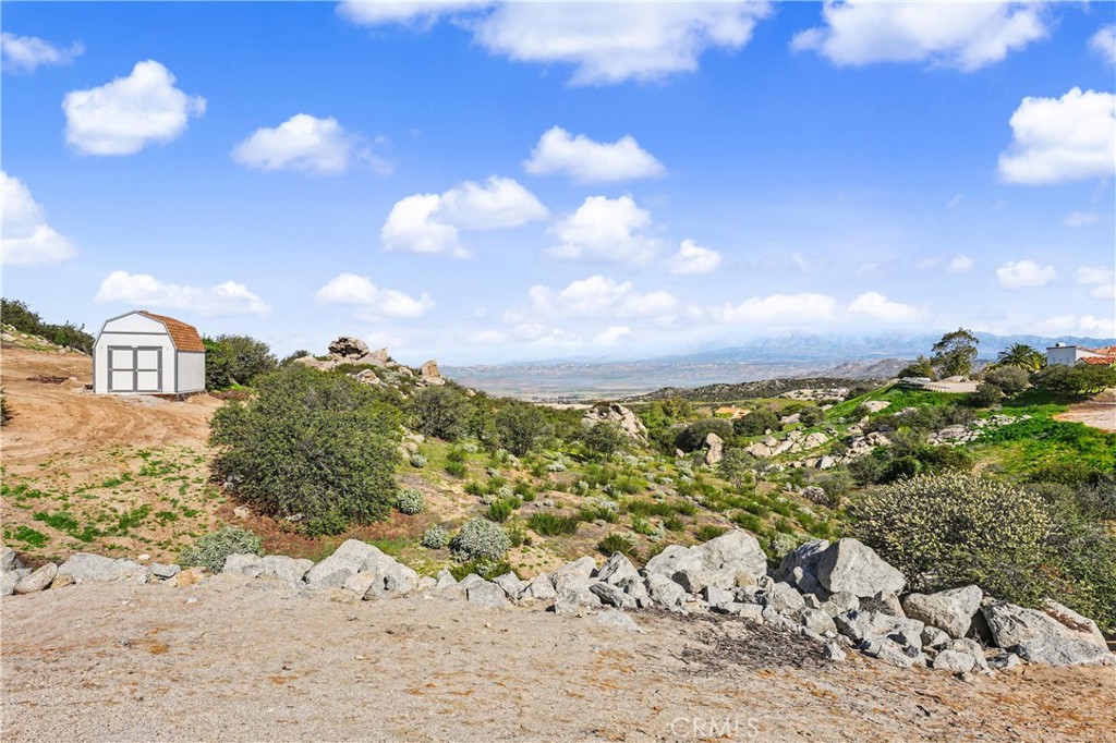 31470 Sierra Verde Road Homeland, CA 92548 - Photo 31 of 38