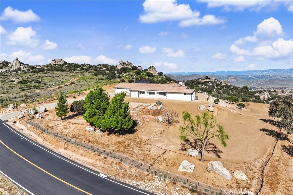 31470 Sierra Verde Road Homeland, CA 92548 - Photo 34 of 38