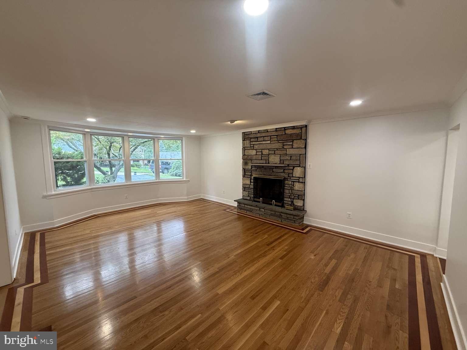 7949 Rolling Green Road Cheltenham, PA 19012 - Photo 5 of 41 Gallery Image 5