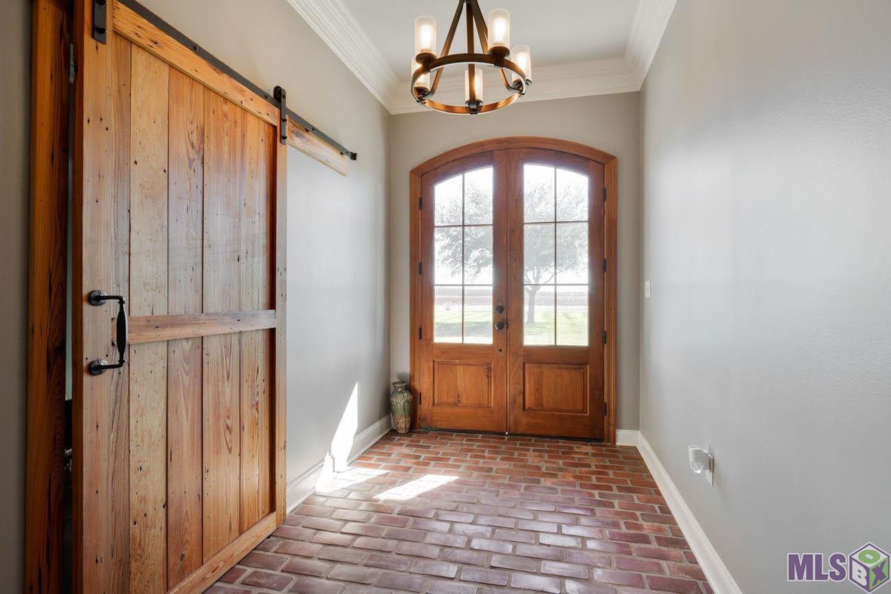 2595 Patterson Road Oscar, LA 70762 - Photo 3 of 18 Gallery Image 3