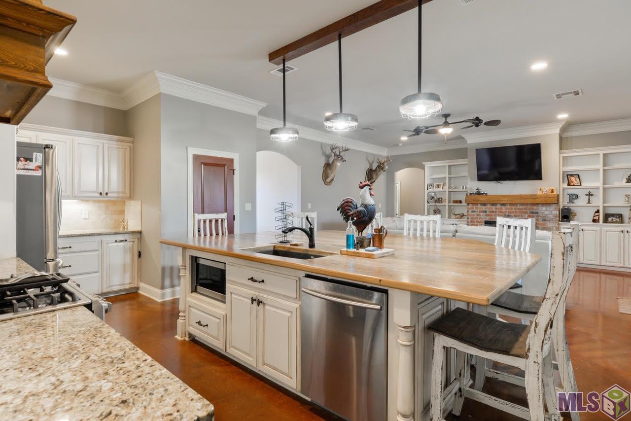 2595 Patterson Road Oscar, LA 70762 - Photo 7 of 18 Gallery Image 7