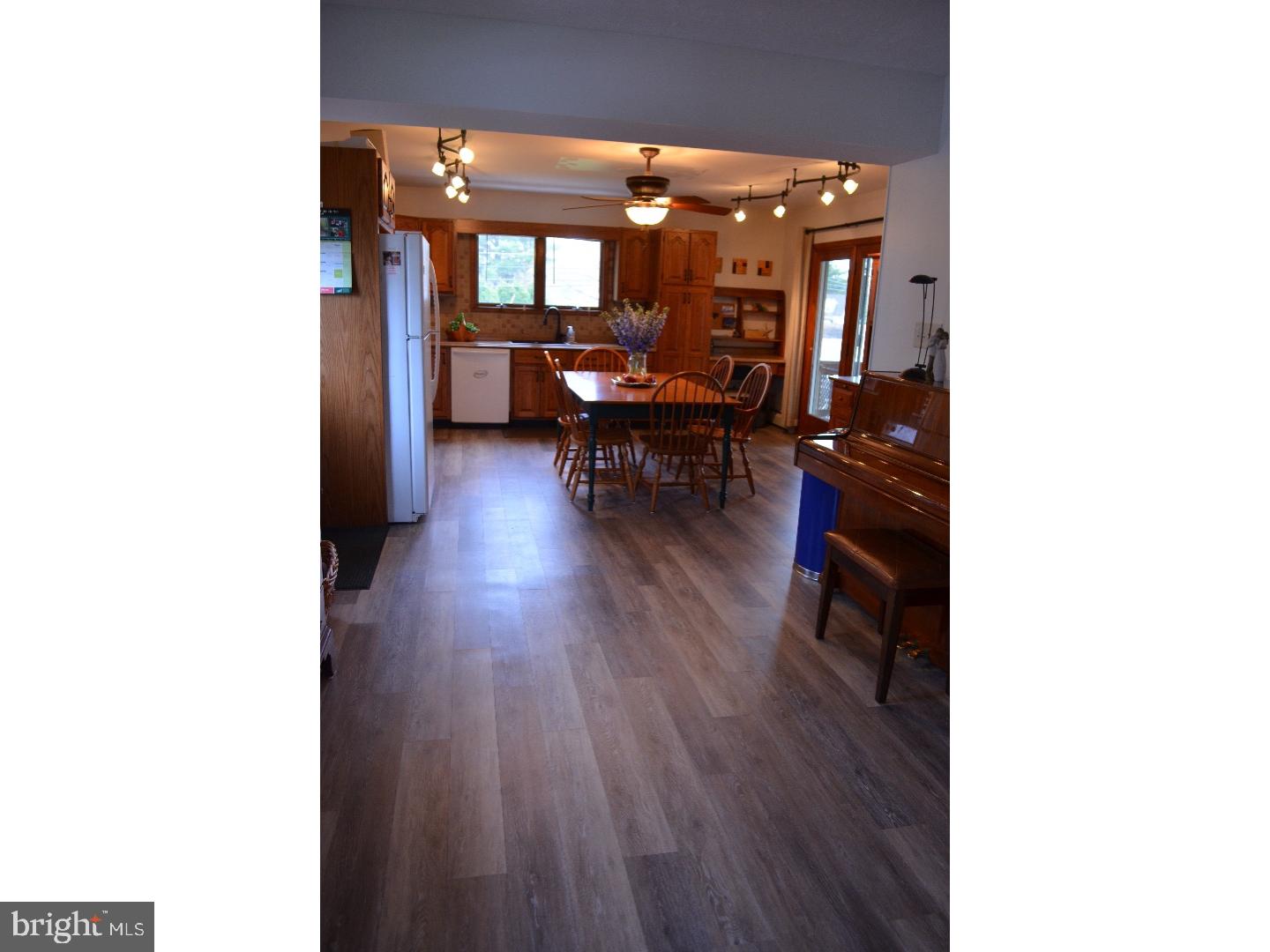 9 James Road Hatboro, PA 19040 - Photo 4 of 25