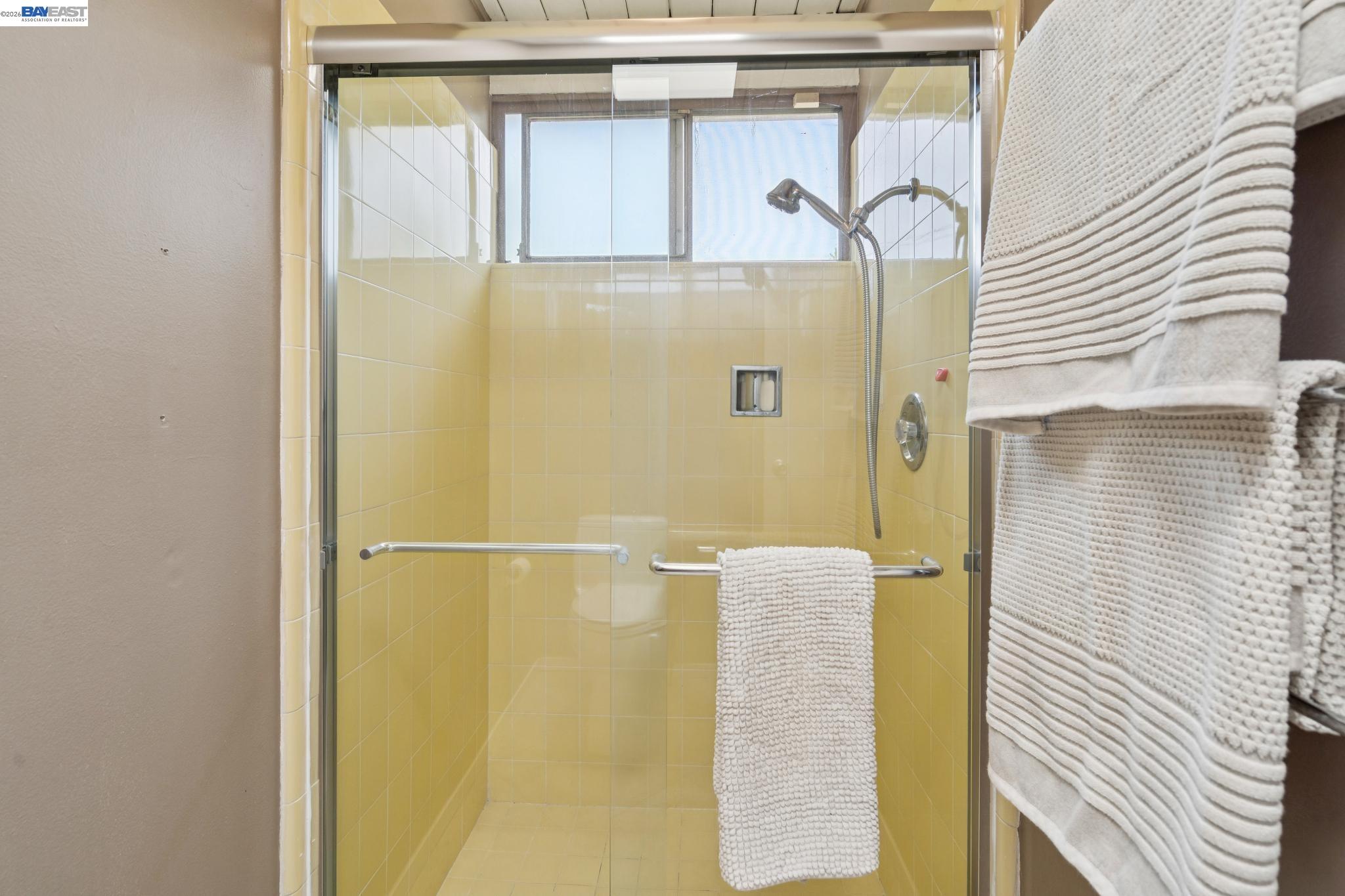5842 Highwood Road Castro Valley, CA 94552 - Photo 29 of 93
