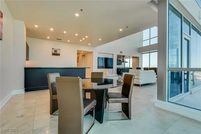 $15,950 | 2700 South Las Vegas Boulevard, Unit 4305, Las Vegas, NV 89109