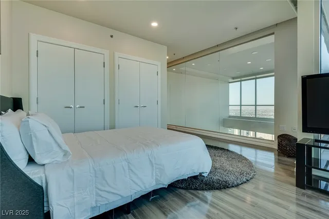 $15,950 | 2700 South Las Vegas Boulevard, Unit 4305, Las Vegas, NV 89109