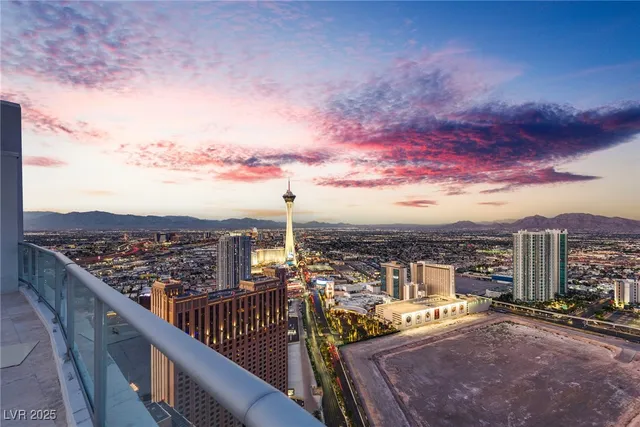 $15,950 | 2700 South Las Vegas Boulevard, Unit 4305, Las Vegas, NV 89109