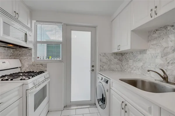 $2,100 | 1035 Meridian Avenue, Unit 6, Miami Beach, FL 33139