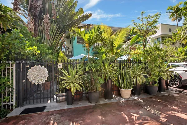 $2,100 | 1035 Meridian Avenue, Unit 6, Miami Beach, FL 33139