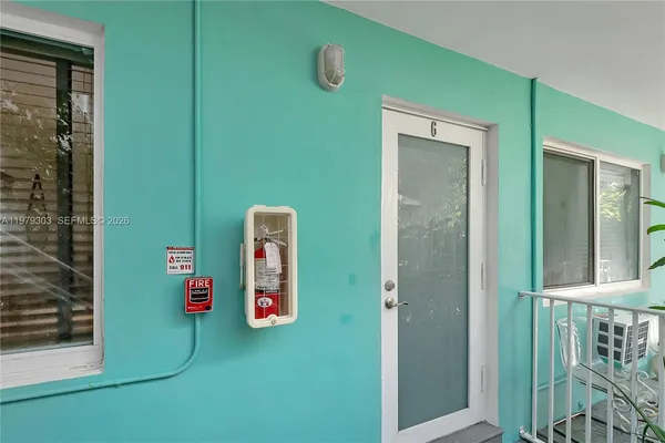 $2,100 | 1035 Meridian Avenue, Unit 6, Miami Beach, FL 33139