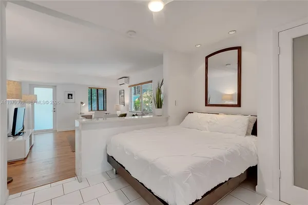 $2,100 | 1035 Meridian Avenue, Unit 6, Miami Beach, FL 33139