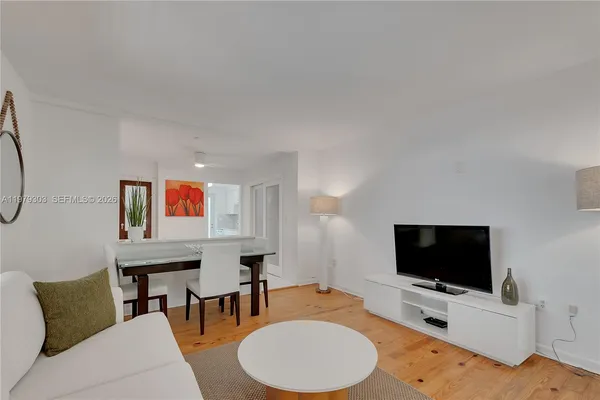 $2,100 | 1035 Meridian Avenue, Unit 6, Miami Beach, FL 33139