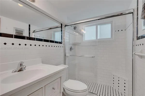 $2,100 | 1035 Meridian Avenue, Unit 6, Miami Beach, FL 33139