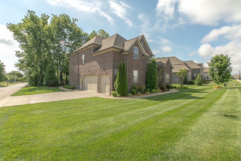 2011 Autumn Ridge Way Spring Hill, TN 37174 - Photo 3 of 47 Gallery Image 3