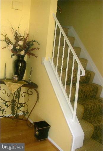 8112 Fort Foote Road Fort Washington, MD 20744 - Photo 2 of 11 Entrance / Foyer