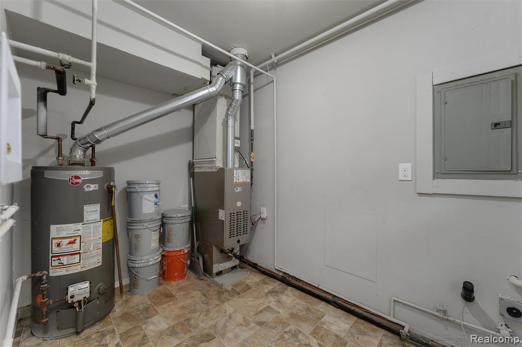 15751 West 14 Mile Road Franklin, MI 48025 - Photo 16 of 24