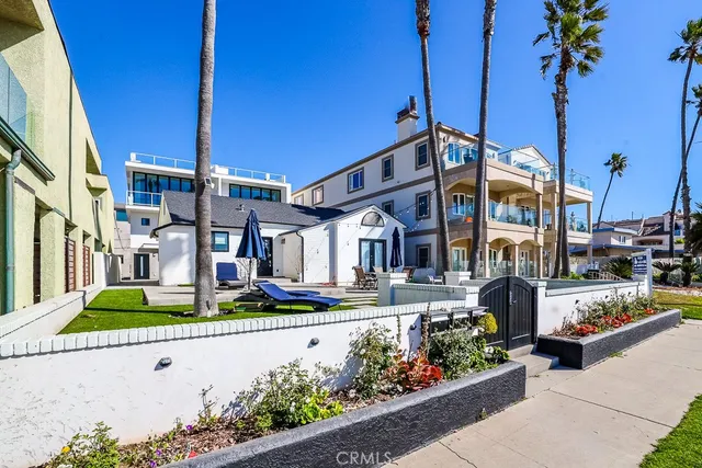 $7,900 | 1116 Pacific Coast Highway, Huntington Beach, CA 92648