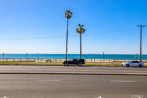 $7,900 | 1116 Pacific Coast Highway, Huntington Beach, CA 92648