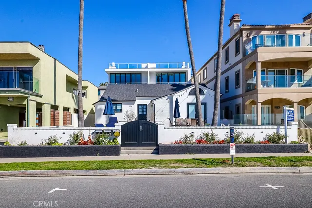$7,900 | 1116 Pacific Coast Highway, Huntington Beach, CA 92648