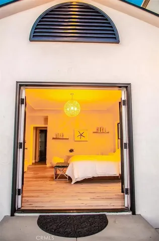 $7,900 | 1116 Pacific Coast Highway, Huntington Beach, CA 92648