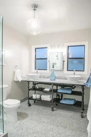 $7,900 | 1116 Pacific Coast Highway, Huntington Beach, CA 92648