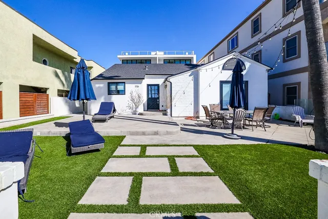 $7,900 | 1116 Pacific Coast Highway, Huntington Beach, CA 92648