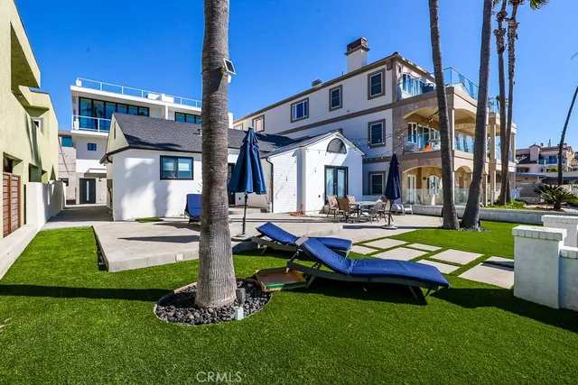 $7,900 | 1116 Pacific Coast Highway, Huntington Beach, CA 92648