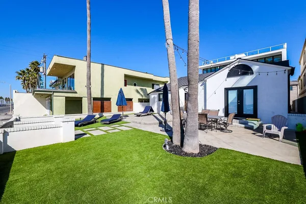 $7,900 | 1116 Pacific Coast Highway, Huntington Beach, CA 92648