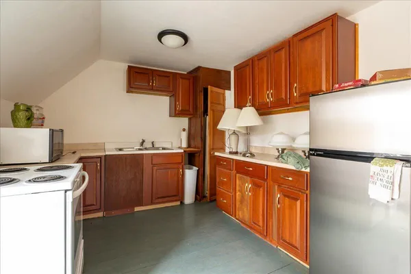 $850,000 | 292-300 Main Road, Islesboro, ME 04848