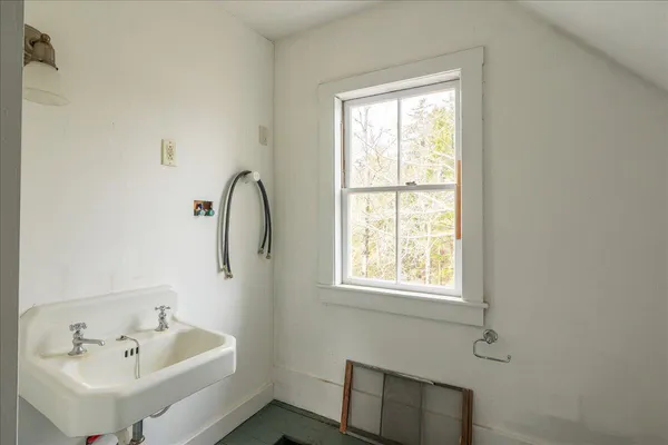 $850,000 | 292-300 Main Road, Islesboro, ME 04848