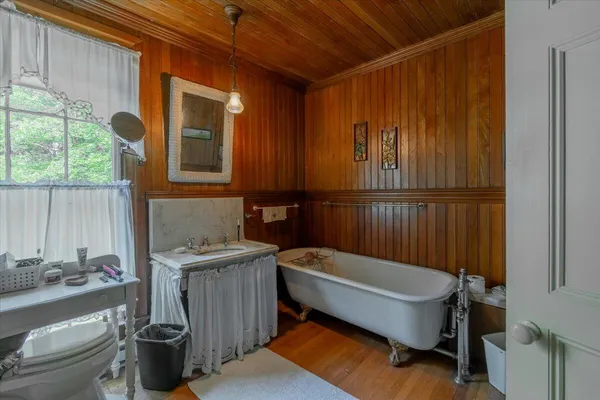 $850,000 | 292-300 Main Road, Islesboro, ME 04848