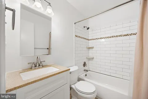 $2,000 | 129 Emery Court, Unit B, Newark, DE 19711