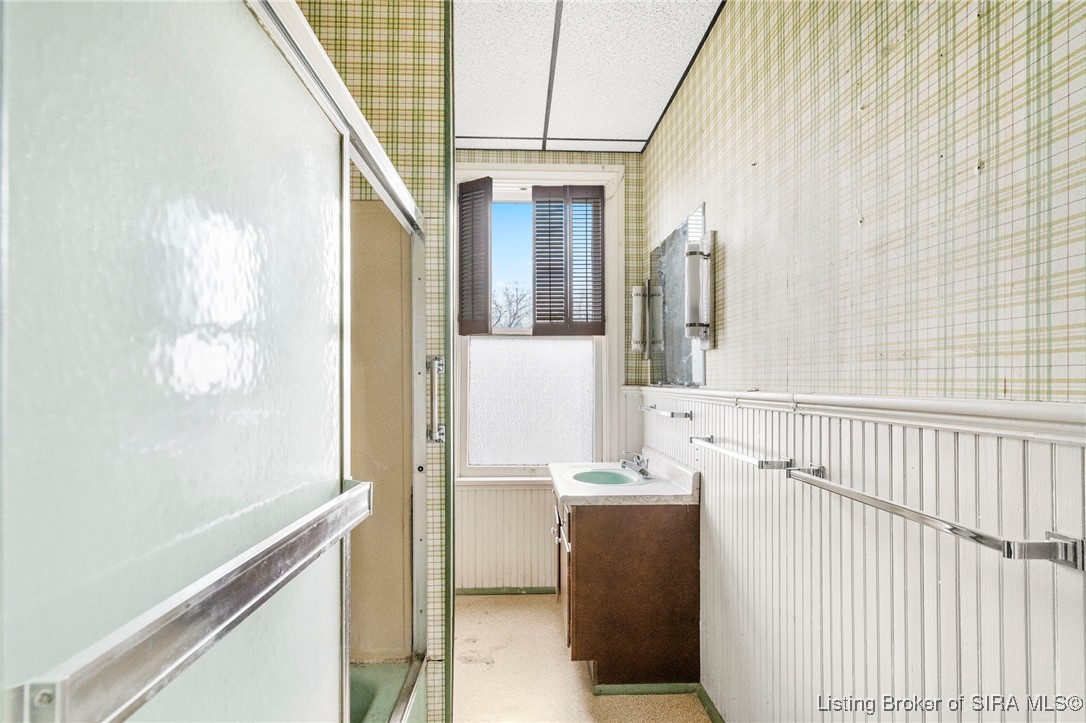 312 Baltimore Street Madison, IN 47250 - Photo 24 of 27 Full Bathroom 2nd Level