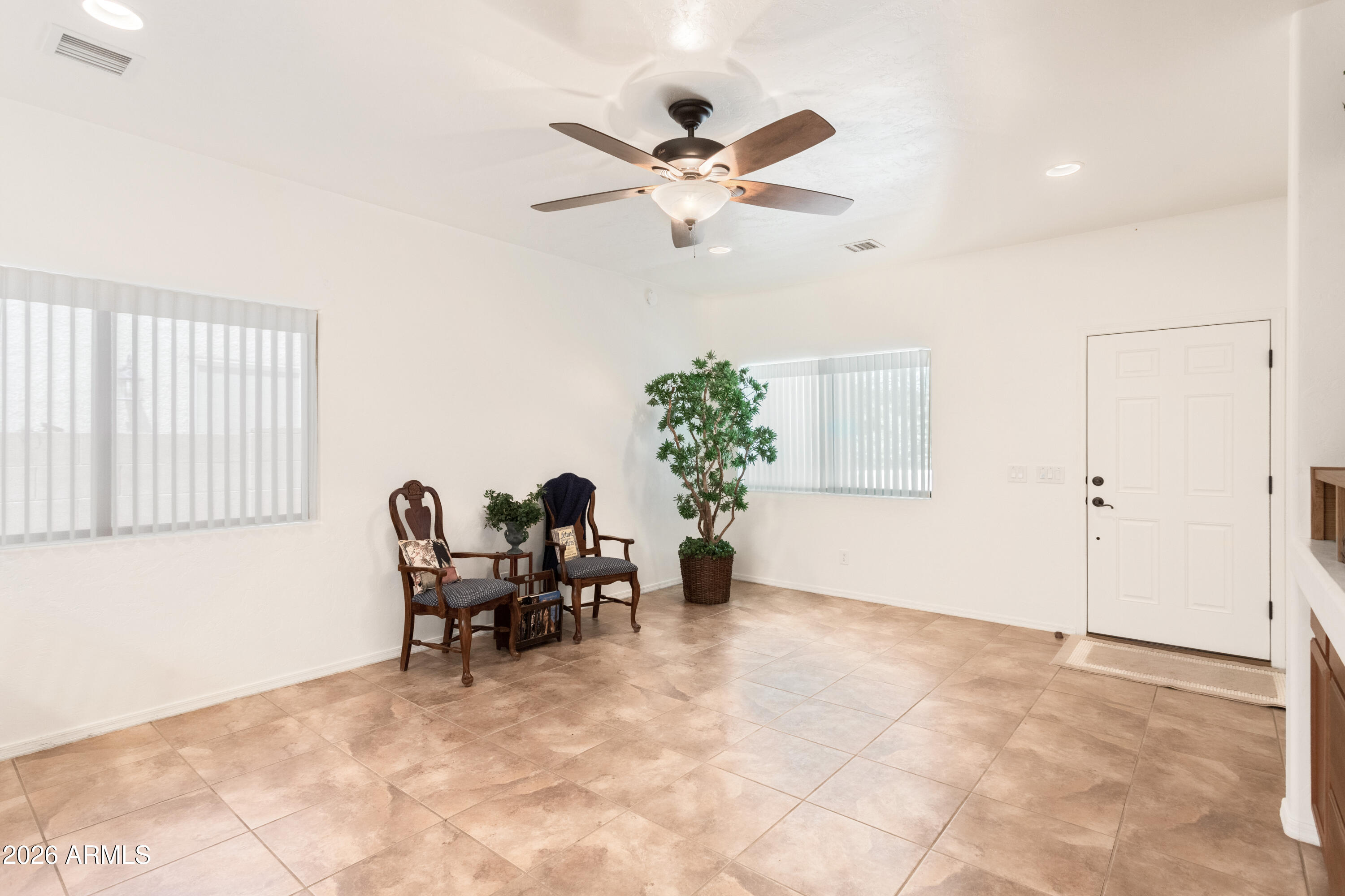 516 South Sky Ranch Road Sierra Vista, AZ 85635 - Photo 9 of 35 Family Room