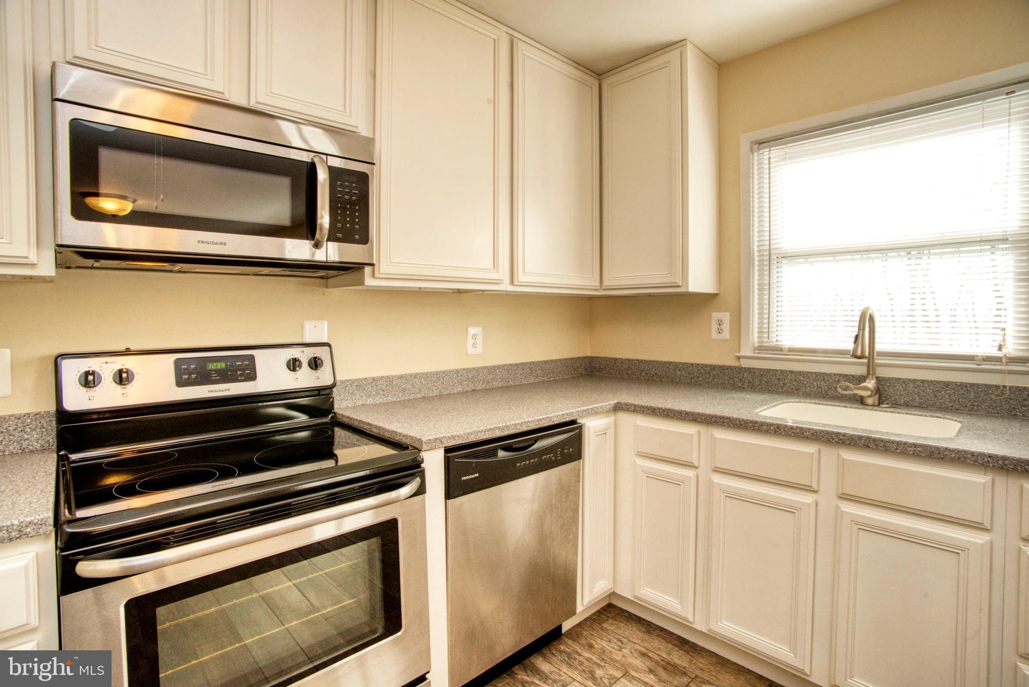 4285 Hawthorne Road Indian Head, MD 20640 - Photo 20 of 25 Kitchen