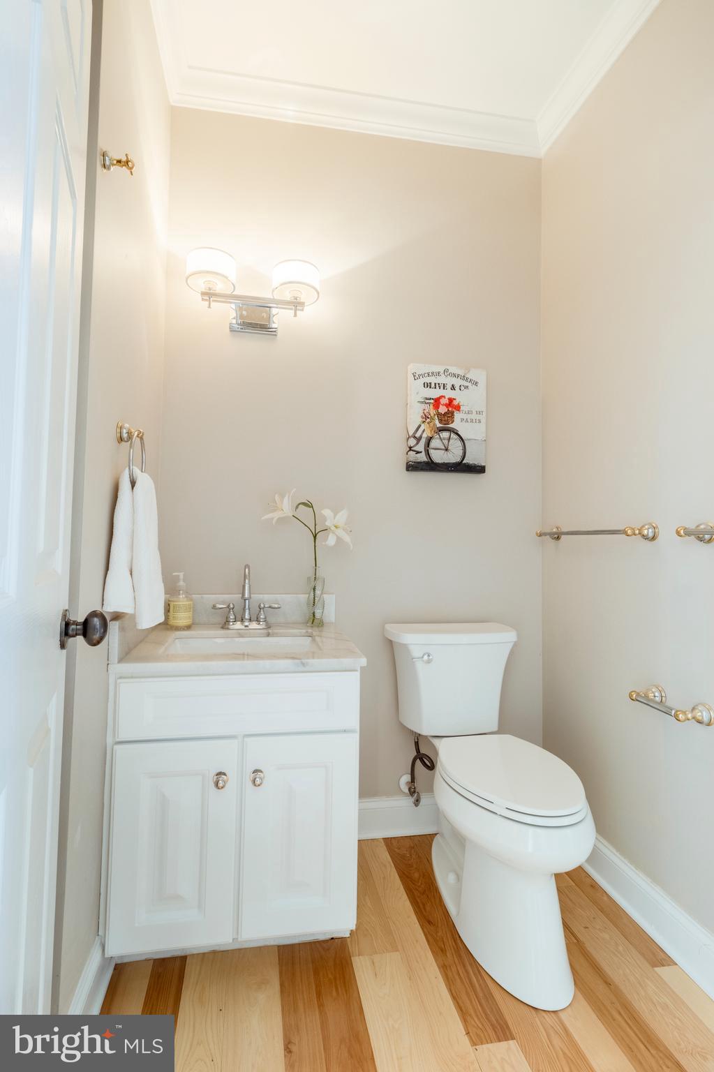 1701 Warpath Road West Chester, PA 19382 - Photo 31 of 51 Main Floor Full Bathroom (Full Bath 2)