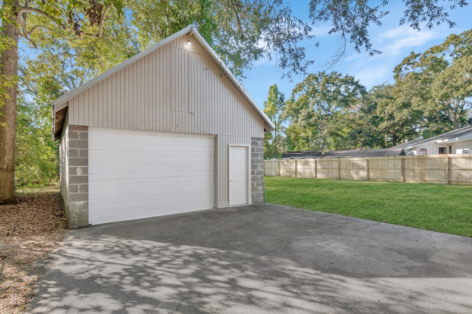 106 Old Back River Road Goose Creek, SC 29445 - Photo 18 of 20 BB - garage front - 106 old back river