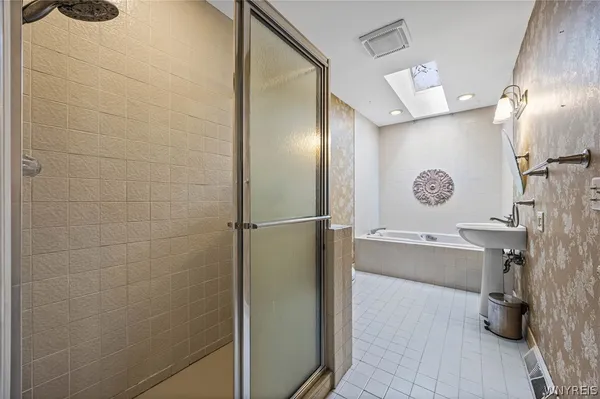 $389,000 | 216 Naramore Drive, Batavia City, NY 14020