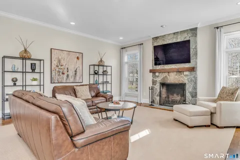 $1,150,000 | 2 Somerset Lane, Newtown, CT 06482