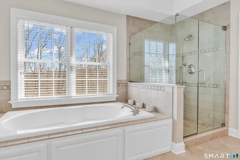 $1,150,000 | 2 Somerset Lane, Newtown, CT 06482