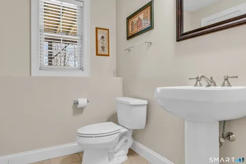 $1,150,000 | 2 Somerset Lane, Newtown, CT 06482