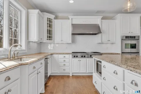 $1,150,000 | 2 Somerset Lane, Newtown, CT 06482