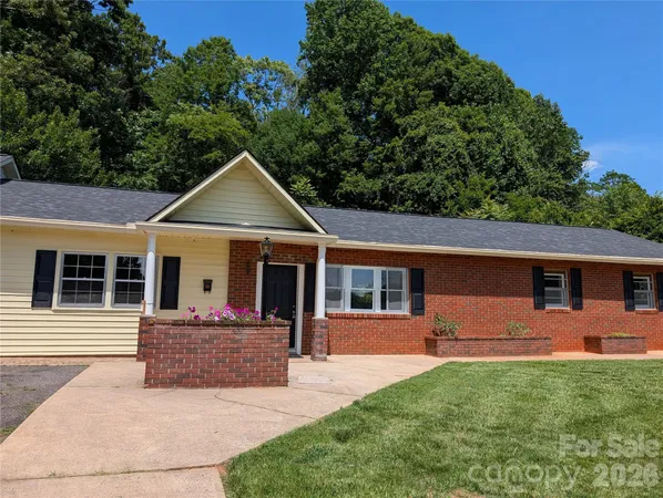 $299,900 | 945 Summers Road, Valdese, NC 28690