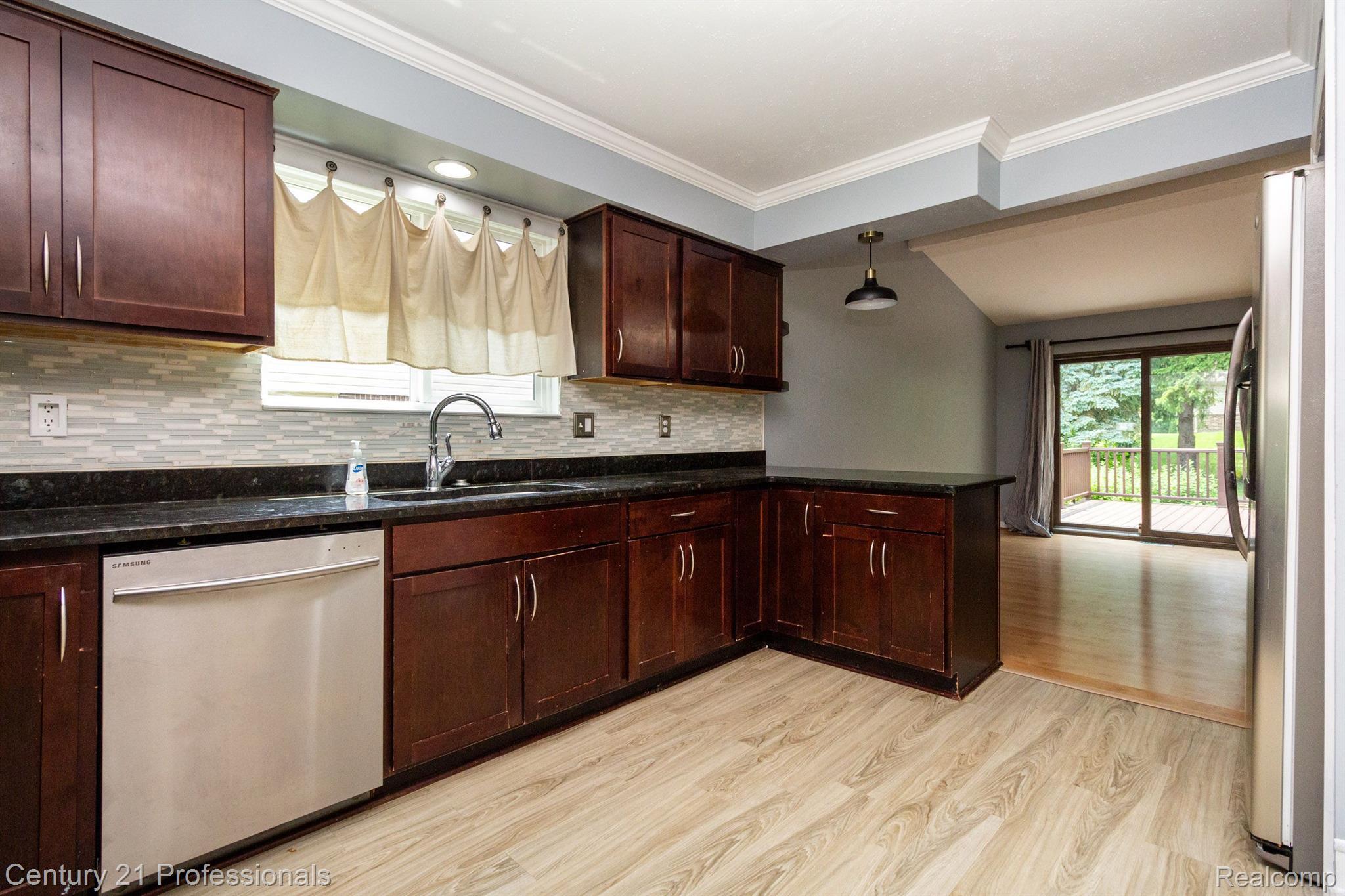 2226 Warrington Road Rochester, MI 48307 - Photo 14 of 39 Gallery Image 14