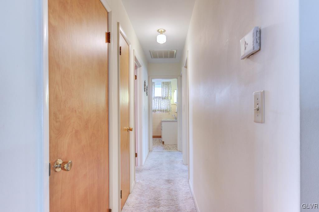 3214 South Ruch Street Whitehall, PA 18052 - Photo 12 of 34 Gallery Image 12