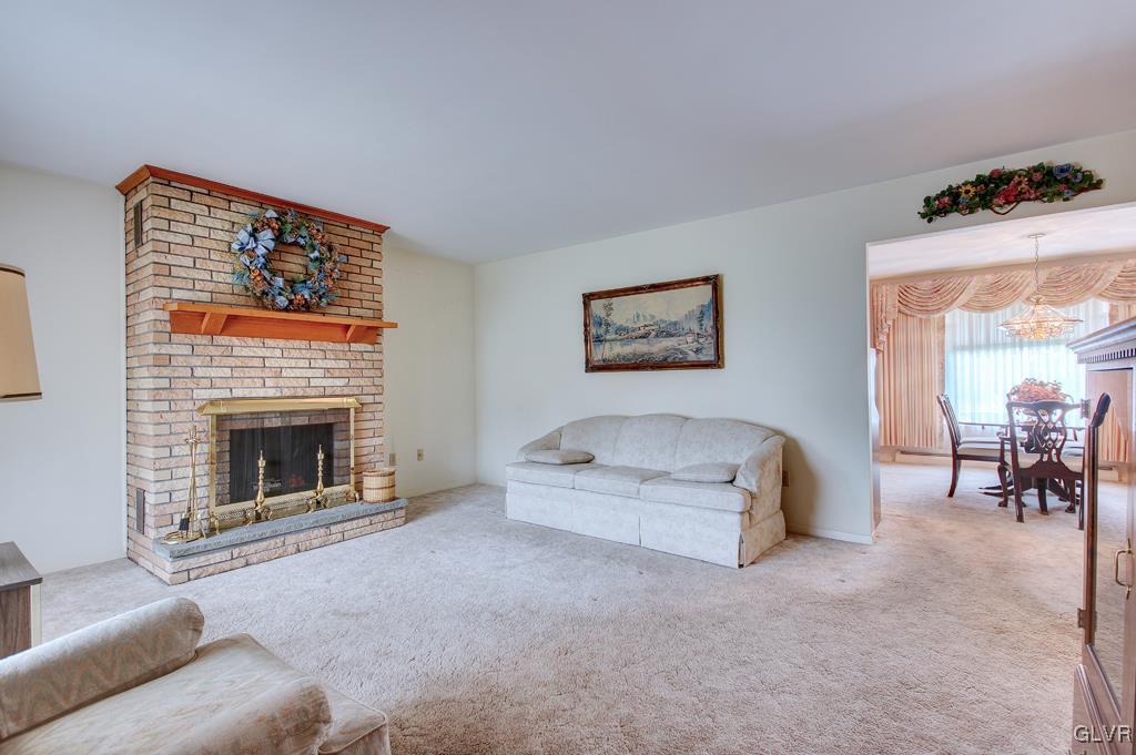3214 South Ruch Street Whitehall, PA 18052 - Photo 4 of 34 Gallery Image 4